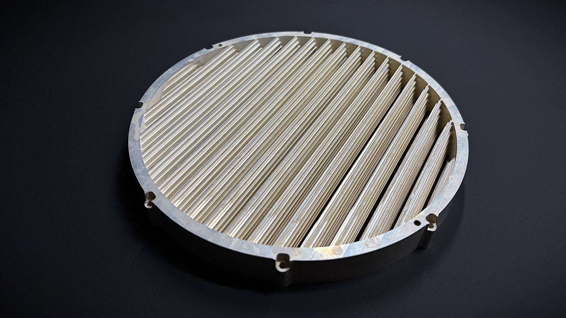 Transforming the Low-Cost Satcom Market: Single-Aperture Plastic Antennas for K/Ka Band Connectivity